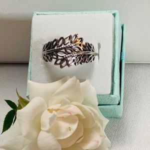 Fine sterling silver adjustable size ring